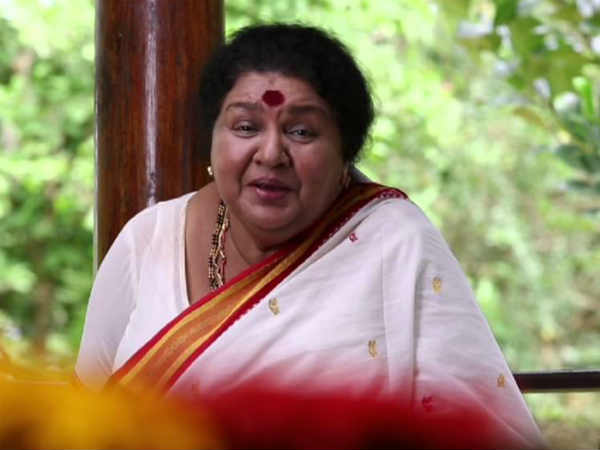 സിനിമകള്‍ക്ക് പുറമെ നാടകരംഗത്തും 