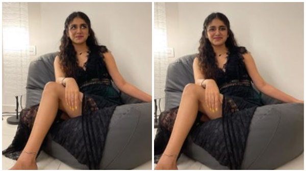 ആദ്യ ചിത്രത്തില്‍ പോസ് ചെയ്യുന്നതിന് 