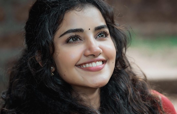 പണ്ടേയൊരു ഹോട്ട് ചിക്ക് 