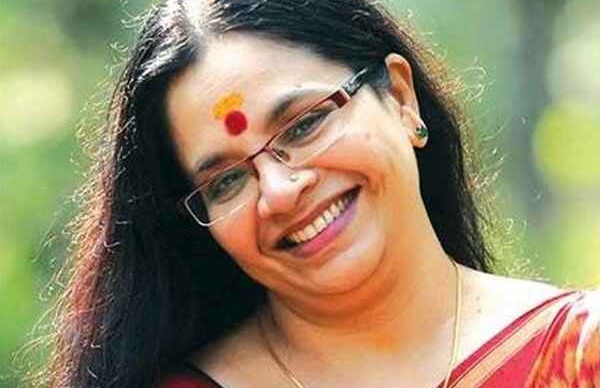 വാളെടുക്കണോ വടിയെടുക്കണോ