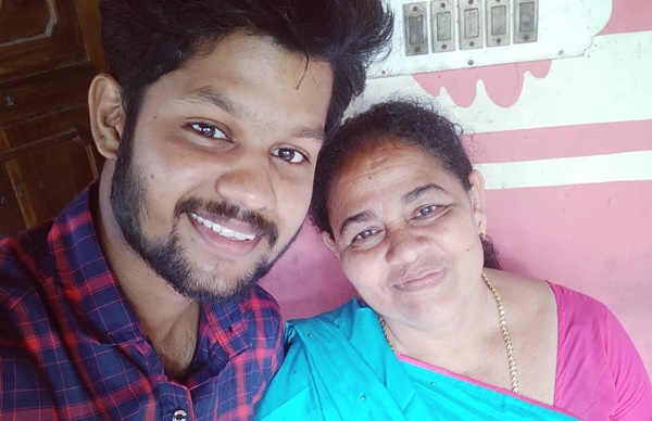 കണ്ടിട്ടും കാണാത്ത പോലെ