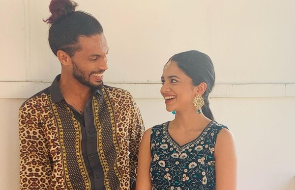 സിനിമയിലേക്ക്