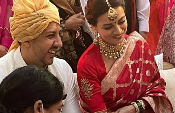 ആരാധകരും ആശംസകള് നേരുകയാണ്