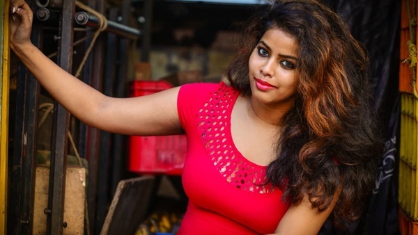 ഇപ്പോ നടന്നുകൊണ്ടിരിക്കുന്ന