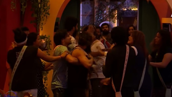 ഫിറോസും സായിയും തമ്മിലുളള