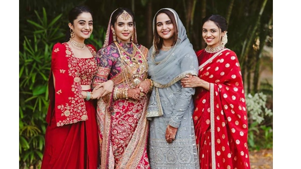 മകളുടെ ഡാന്‍സ് കണ്ട് ദിലീപും കാവ്യയും