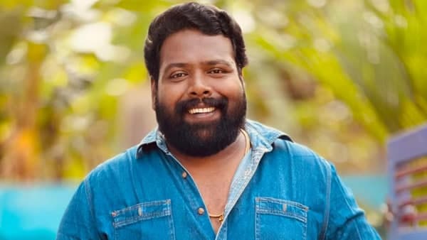 പിന്നെ എന്നെ അവിടെനിന്ന് 