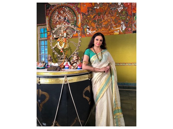 ചിരിപ്പിക്കാനായി