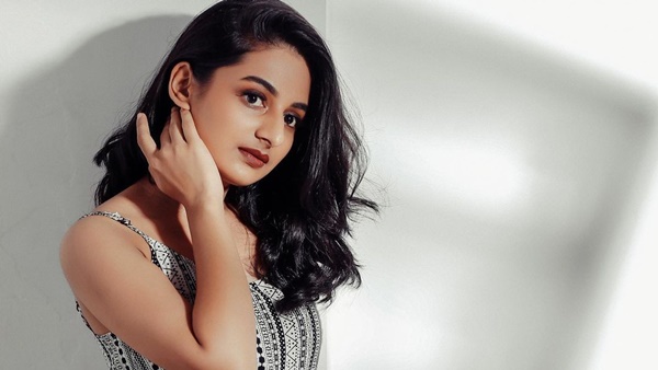 ആപ്ലിക്കേഷന്‍ എവിടെ കിട്ടും