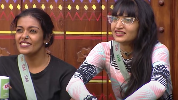 ഡിംപല്‍ ഫിറോസ് ഖാന് അരികില്‍