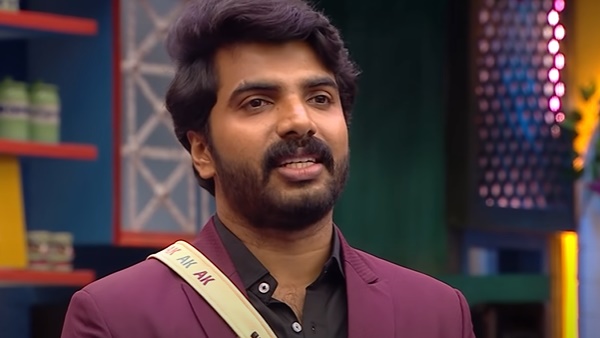 അനൂപിന്റെ മുഖം മൂടി