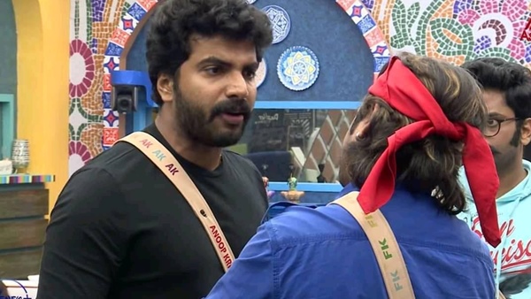 കൗണ്ടറടിച്ച് നോബിയും മണിക്കുട്ടനും 