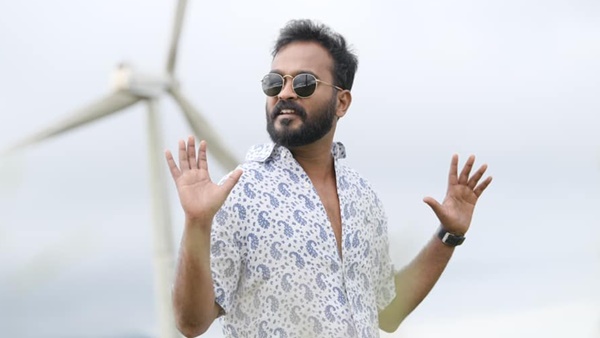 അങ്കമാലിയിലെ അപ്പാനി രവി