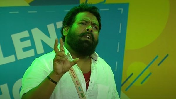 വാരി വാരി കൊടുക്കുമ്പോള്‍