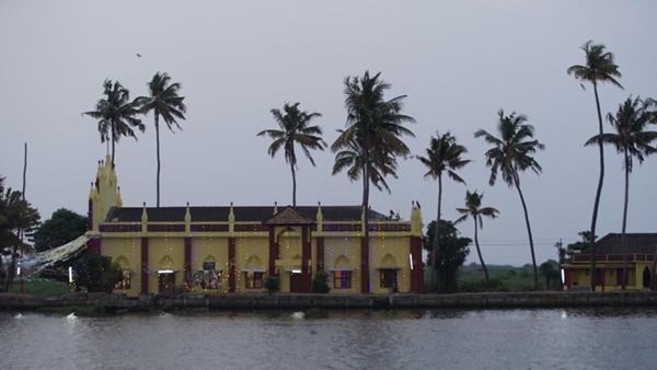 വര്‍ഷങ്ങള്‍ പഴക്കമുള്ള ഈ പള്ളി