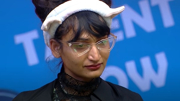  നട്ടെല്ലില്‍ സ്‌ക്രൂവും വെച്ച് ആ പെണ്ണ് ഓടിയില്ലേ