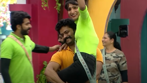 നേരെ വിപരീതം