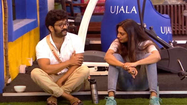 പാട്ടുപാടി റിതുവും മണിക്കുട്ടനും