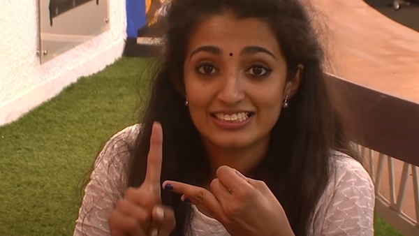 ഞാന്‍ അകത്ത് നിന്നപ്പോള്‍