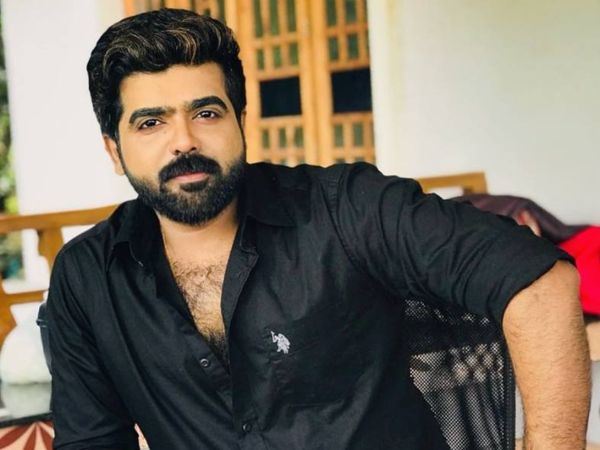 അടുത്ത ദിവസം ഞാന്‍ വേദന കൊണ്ട് പുളയാന്‍