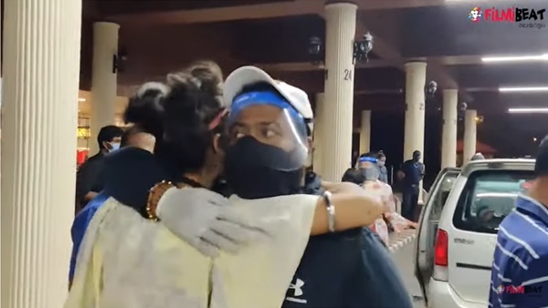 മല്‍സരാര്‍ത്ഥികളെ സ്വീകരിക്കാനായി