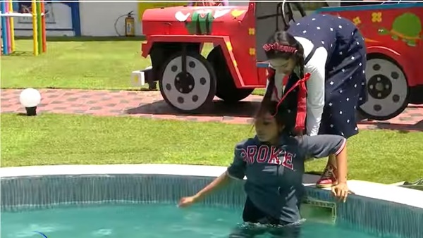 കൂടാതെ അനൂപിന്‌റെ മുഖത്ത്