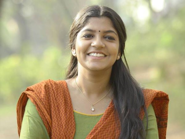 അതേസമയം വിനീത് ശ്രീനിവാസന്‍ നായകനായ