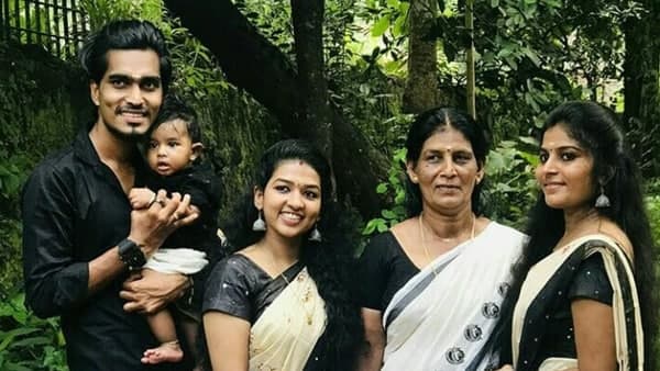 മല്ലു ഫാമിലി