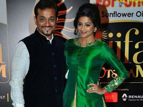 അന്നത്തെ കാന്‍ഡില്‍ ലൈറ്റ് ഡിന്നറിനിടെ