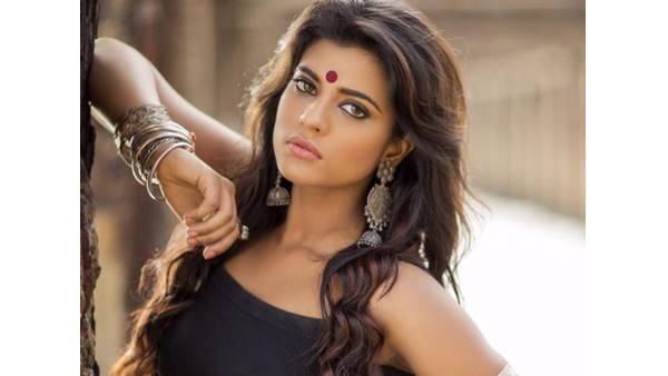  തന്റെ വിവാഹം കഴിഞ്ഞിട്ടില്ലെന്ന് ഐശ്വര്യ 