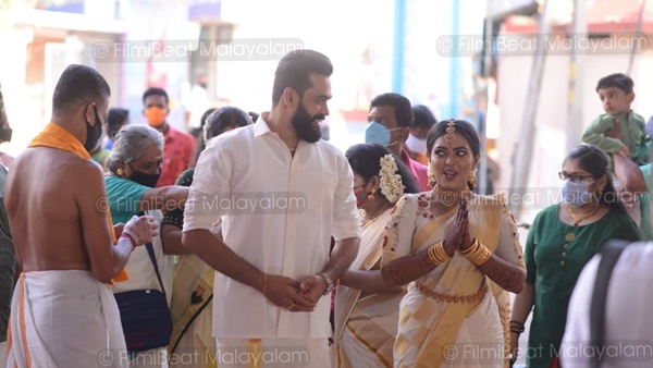 മൂന്ന് ആഴ്ചകൊണ്ട് ആറ് നെയ്ത്തുകാര് ചേര്ന്നാണ്