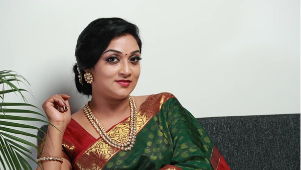 തിരിഞ്ഞുനോക്കി ഡയലോഗ് പറഞ്ഞാല്