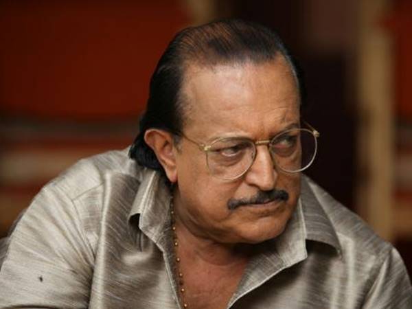 ഭാര്യയേയും മകനേയും  കാണണം