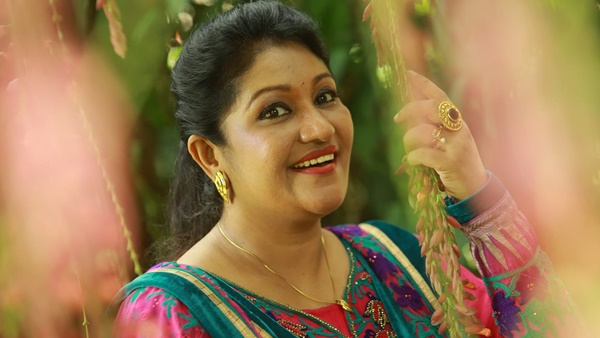  കോമഡി വേഷത്തെ കുറിച്ച് തെസ്നി ഖാൻ