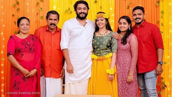 തുടര്ന്ന് സിനിമാ സുഹൃത്തുക്കള്ക്കും മറ്റുമായി