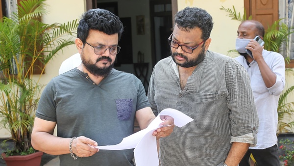   തിരക്കഥ മോഷ്ണത്തെ കുറിച്ച് തിരക്കഥാകൃത്ത് 