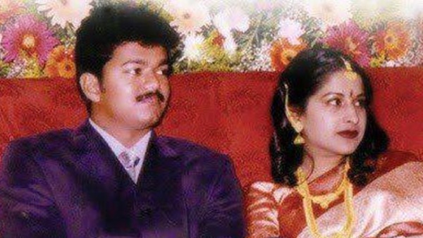  വിവാഹ വാര്‍ഷികം ആഘോഷിച്ച് വിജയ് 