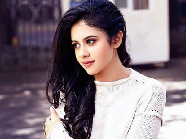 യഥാര്‍ത്ഥ മകളല്ല