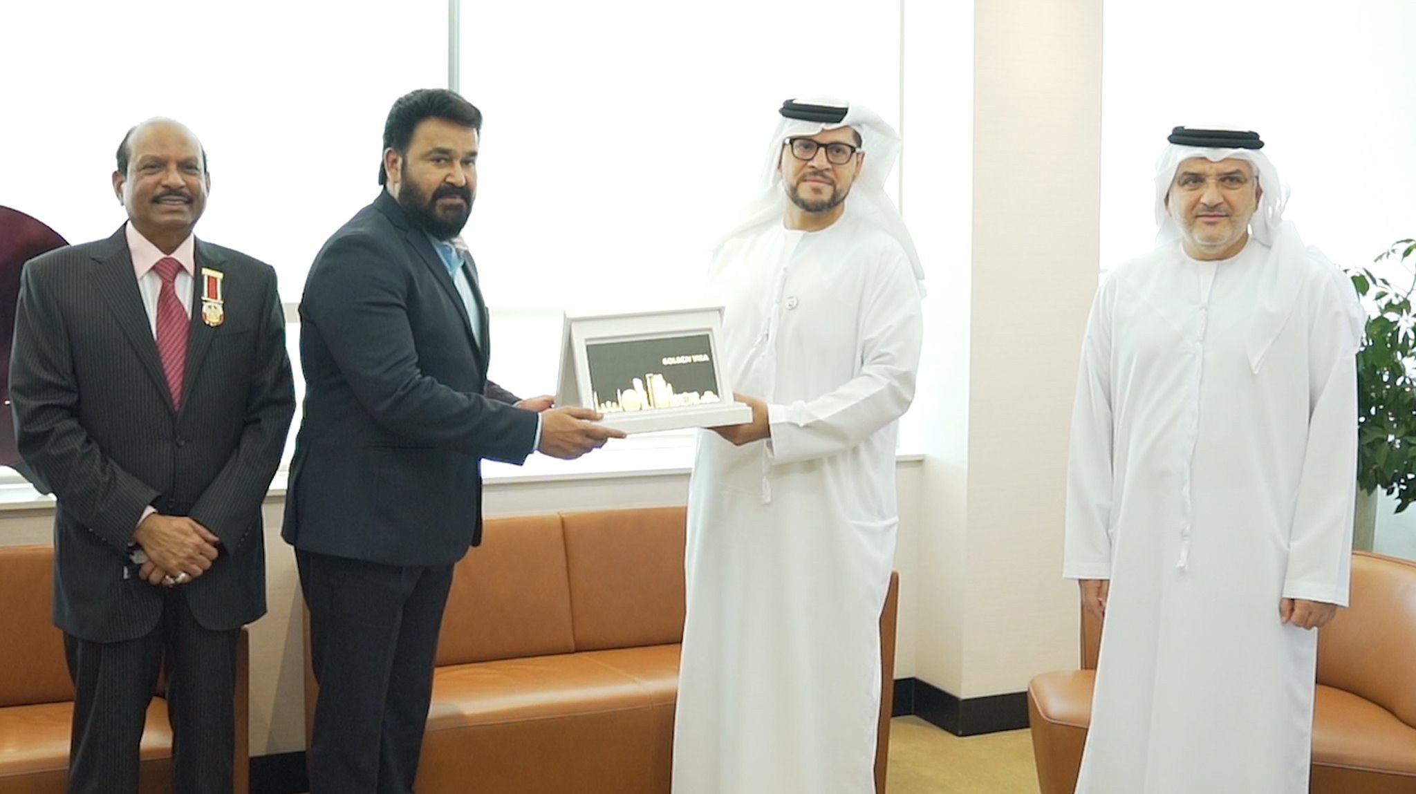 santhosh pandit, santhosh pandit news, santhosh pandit films, santhosh pandit golden visa, santhosh pandit trolls, സന്തോഷ് പണ്ഡിറ്റ് വാർത്തകൾ, സന്തോഷ് പണ്ഡിറ്റ് സിനിമകൾ, സന്തോഷ് പണ്ഡിറ്റ് ​ഗോൾഡൻ വിസ