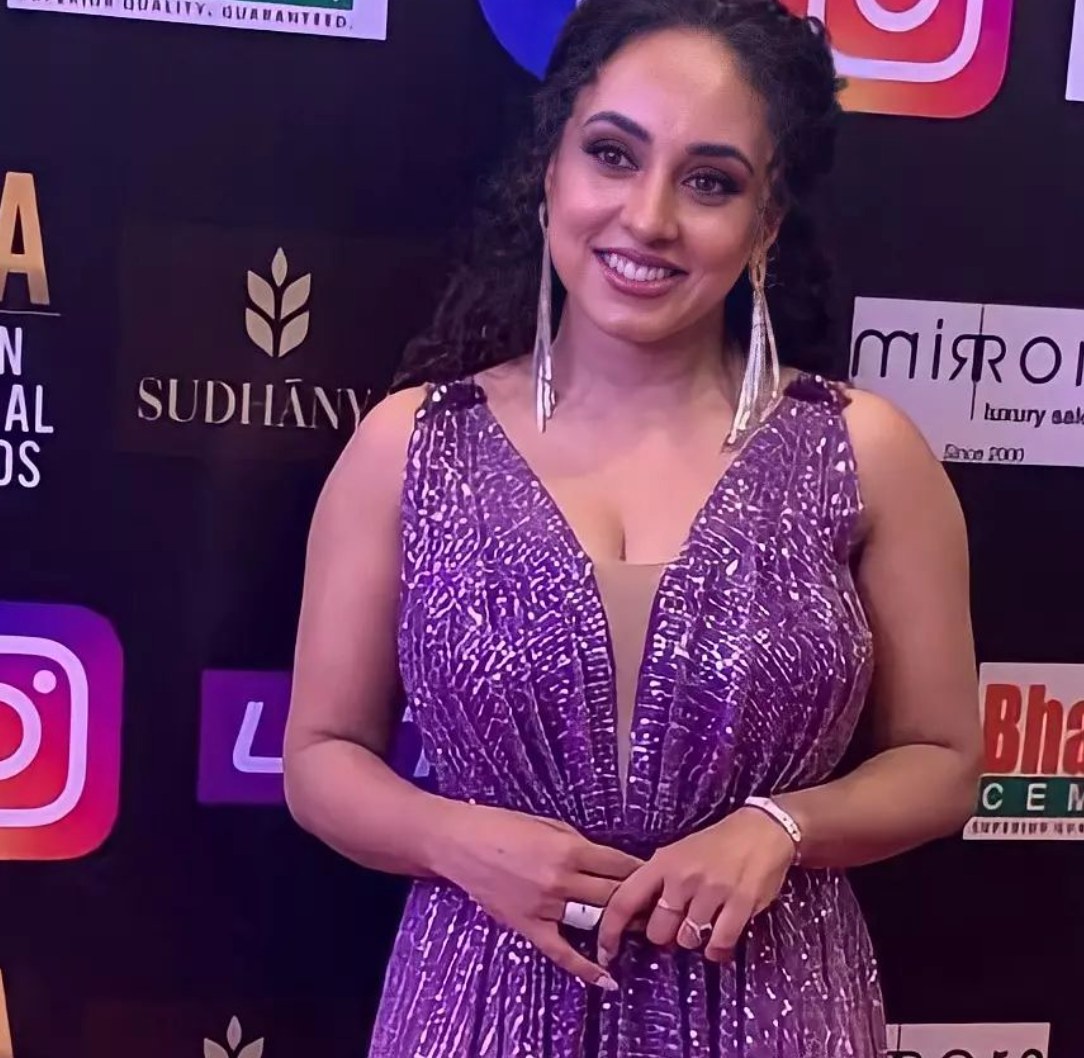 pearle maaney srinish, nila at siima awards, pearle maaney nila, siima awards, പേർളി മാണി സൈമ അവാർഡ്സ്, നില ശ്രീനിഷ്, പേളിഷ്, പേർളി മാണി നില 