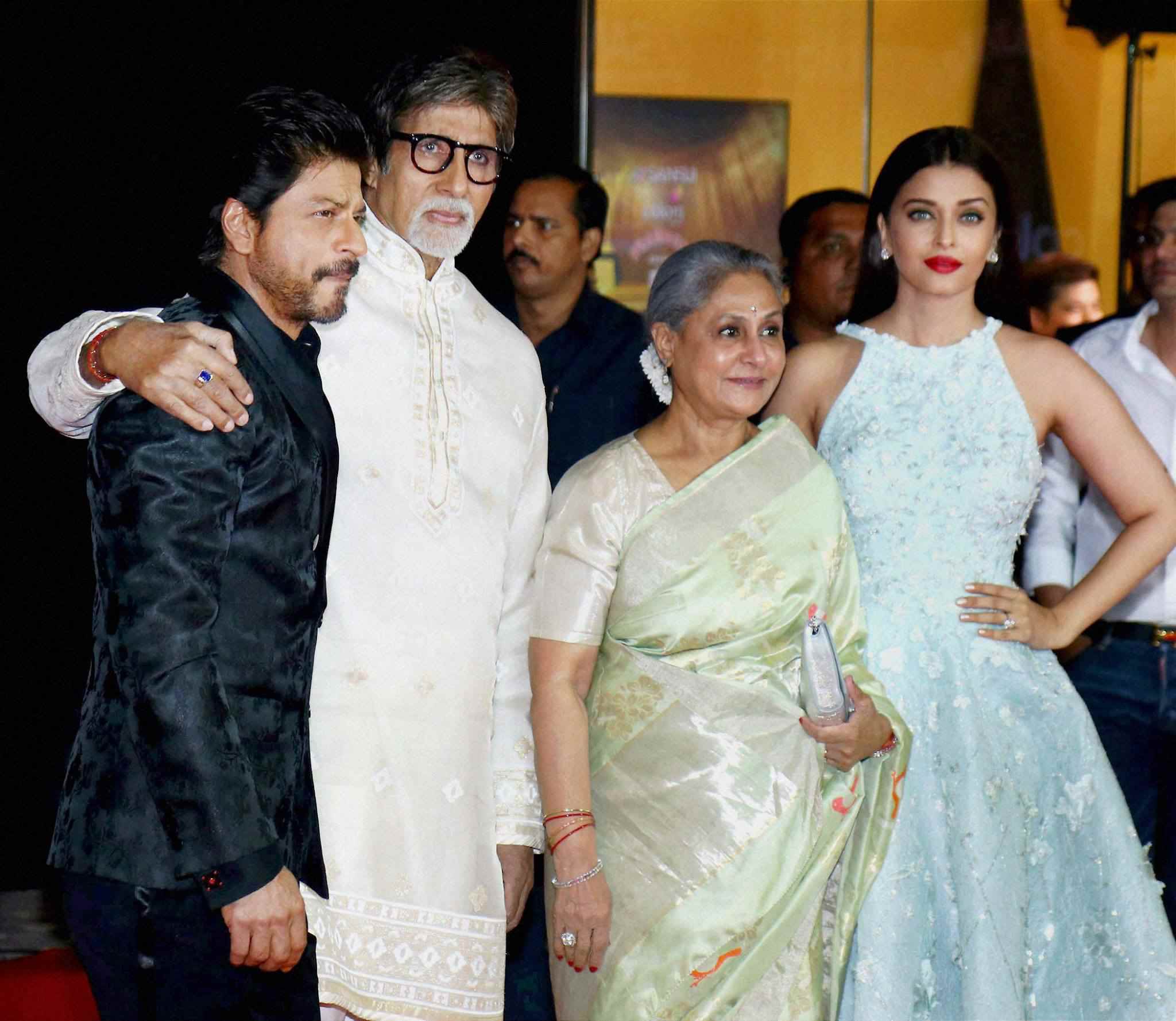Jaya Bachchan Want To Slap Shah Rukh Khan, Jaya Bachchan  Shah Rukh Khan, Jaya Bachchan, Jaya Bachchan news,  Shah Rukh Khan photos, ജയാ ബച്ചൻ ഫോട്ടോകൾ, ഷാരൂഖ് ഖാൻ ജയാ ബച്ചൻ, ജയാ ബച്ചൻ വാർത്തകൾ, ഐശ്വര്യ റായ് ജയാ ബച്ചൻ 
