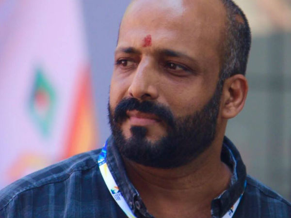  മുഖം മൂടിയില്ലാത്ത വ്യക്തിത്വം