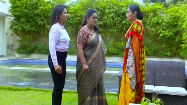 കല്യാണി ഊമയാണെന്ന് സരയൂ തിരിച്ചറിയുന്നു