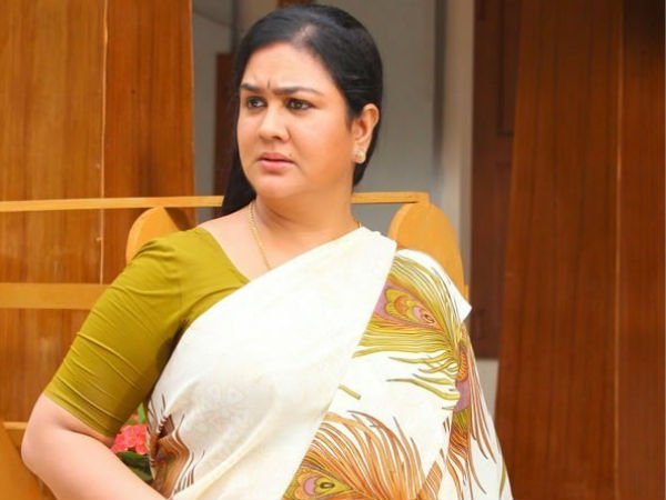 മനോജുമായി സൌഹൃദമില്ല 