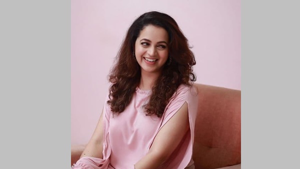 സോഷ്യൽമീഡിയയിൽ സജീവം