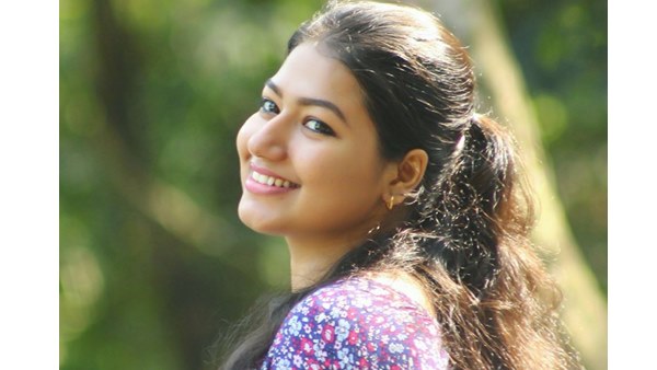 എത്ര മൂടിയാലും ഗ്രേസ് തെളിഞ്ഞ് വരും