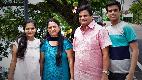 ഭാര്യ ആദ്യമായി പങ്കെടുക്കുന്ന ഷോ