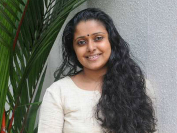 കുങ്കുമപ്പൂവിലെ ശാലിനി