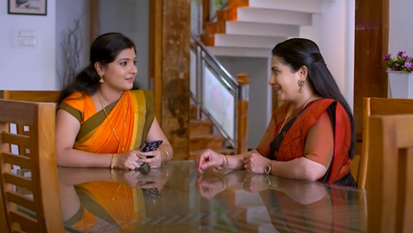 പിന്നാലെ