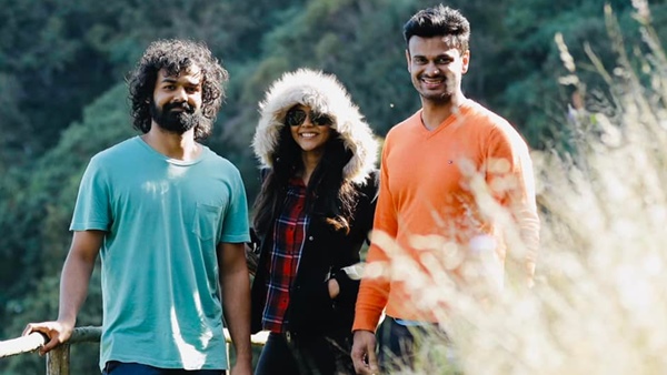 കല്യാണി ബാഗ് ചുമപ്പിച്ച കഥ പറഞ്ഞ് നിർമാതാവ് 